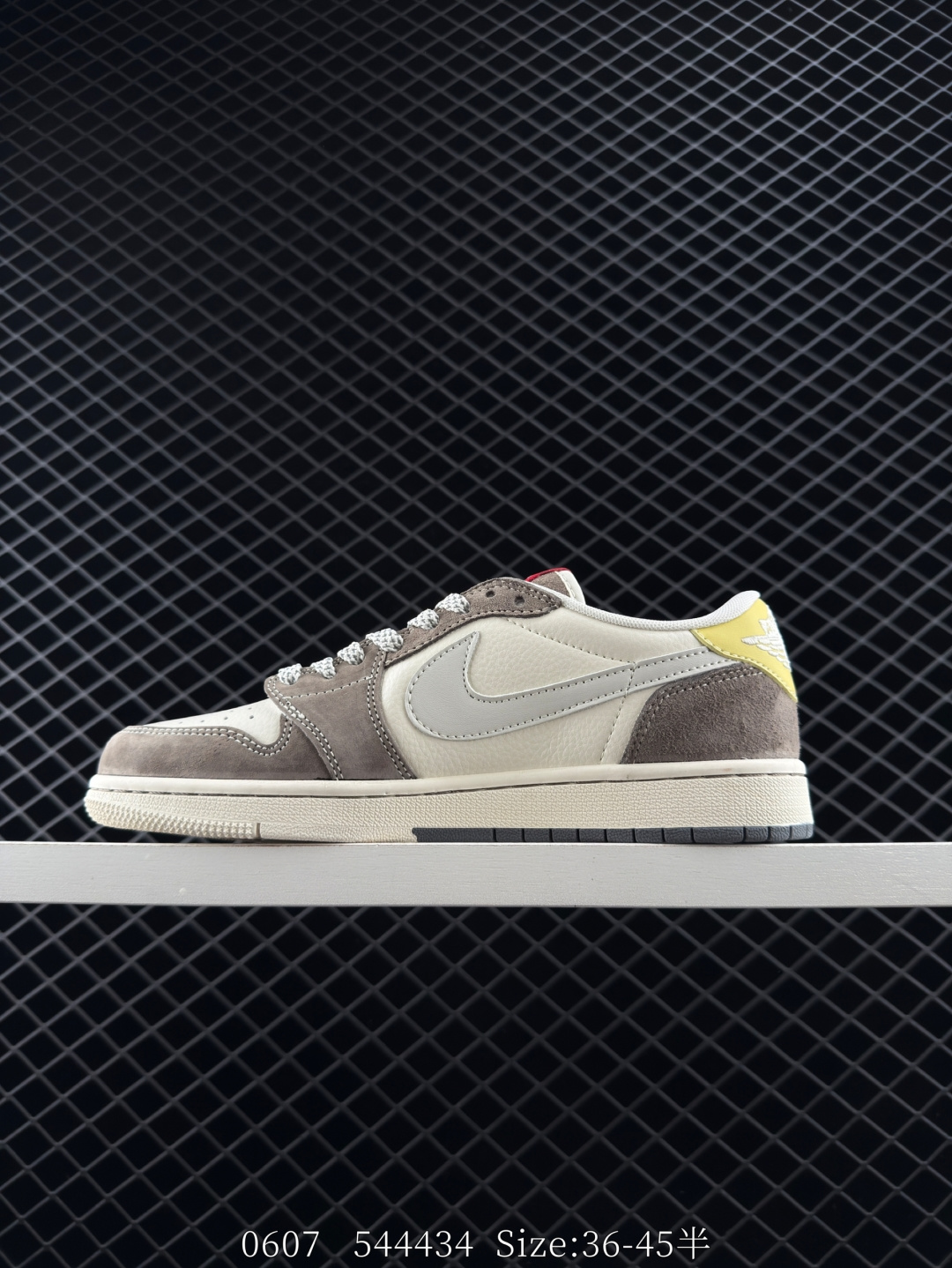 Travis Scott x Air Jordan 1 ” Reverse Mocha “